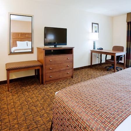 Holiday Inn Express Hotel & Suites Mount Airy By Ihg Номер фото