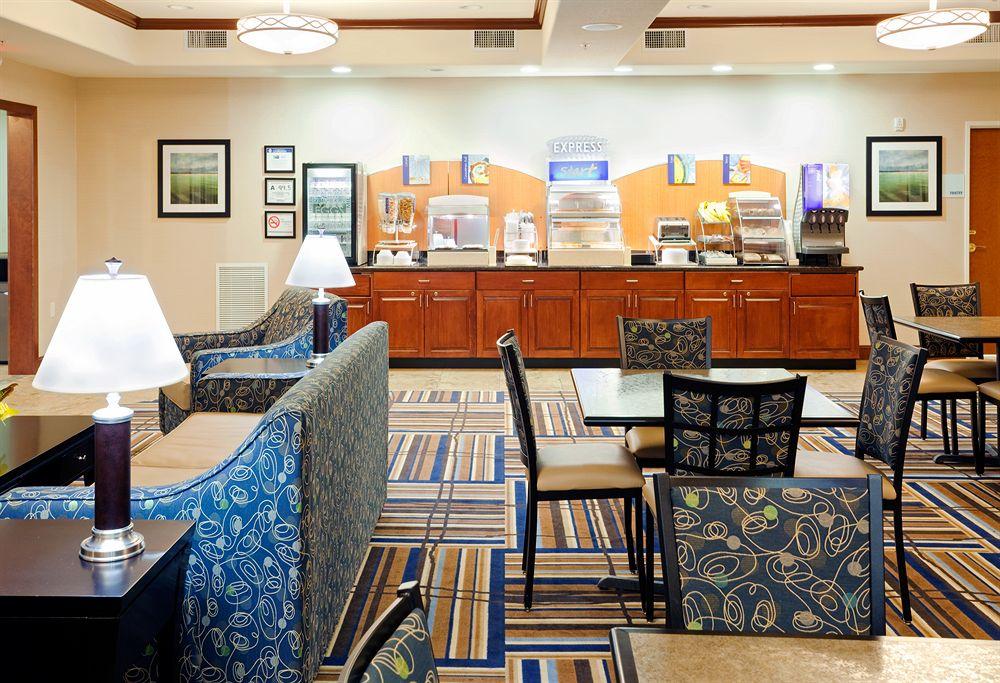 Holiday Inn Express Hotel & Suites Mount Airy By Ihg Экстерьер фото