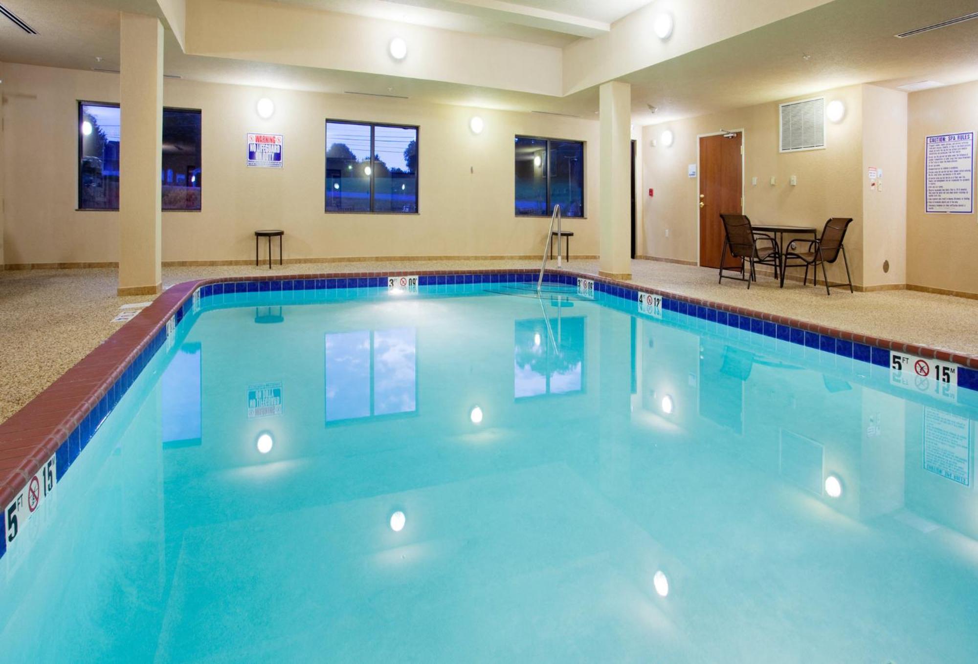 Holiday Inn Express Hotel & Suites Mount Airy By Ihg Экстерьер фото