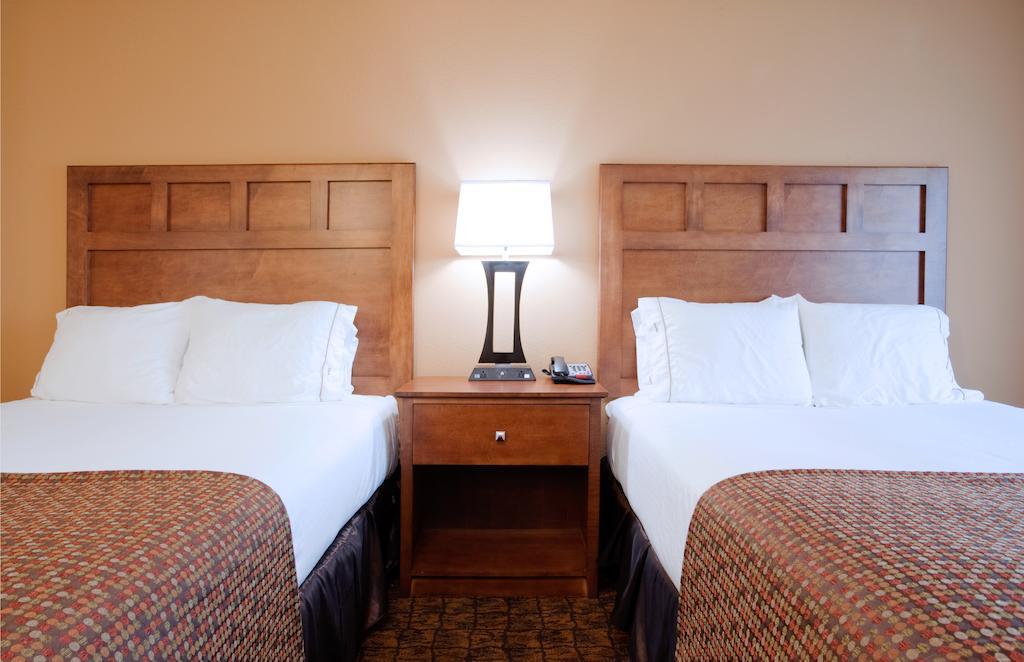 Holiday Inn Express Hotel & Suites Mount Airy By Ihg Номер фото