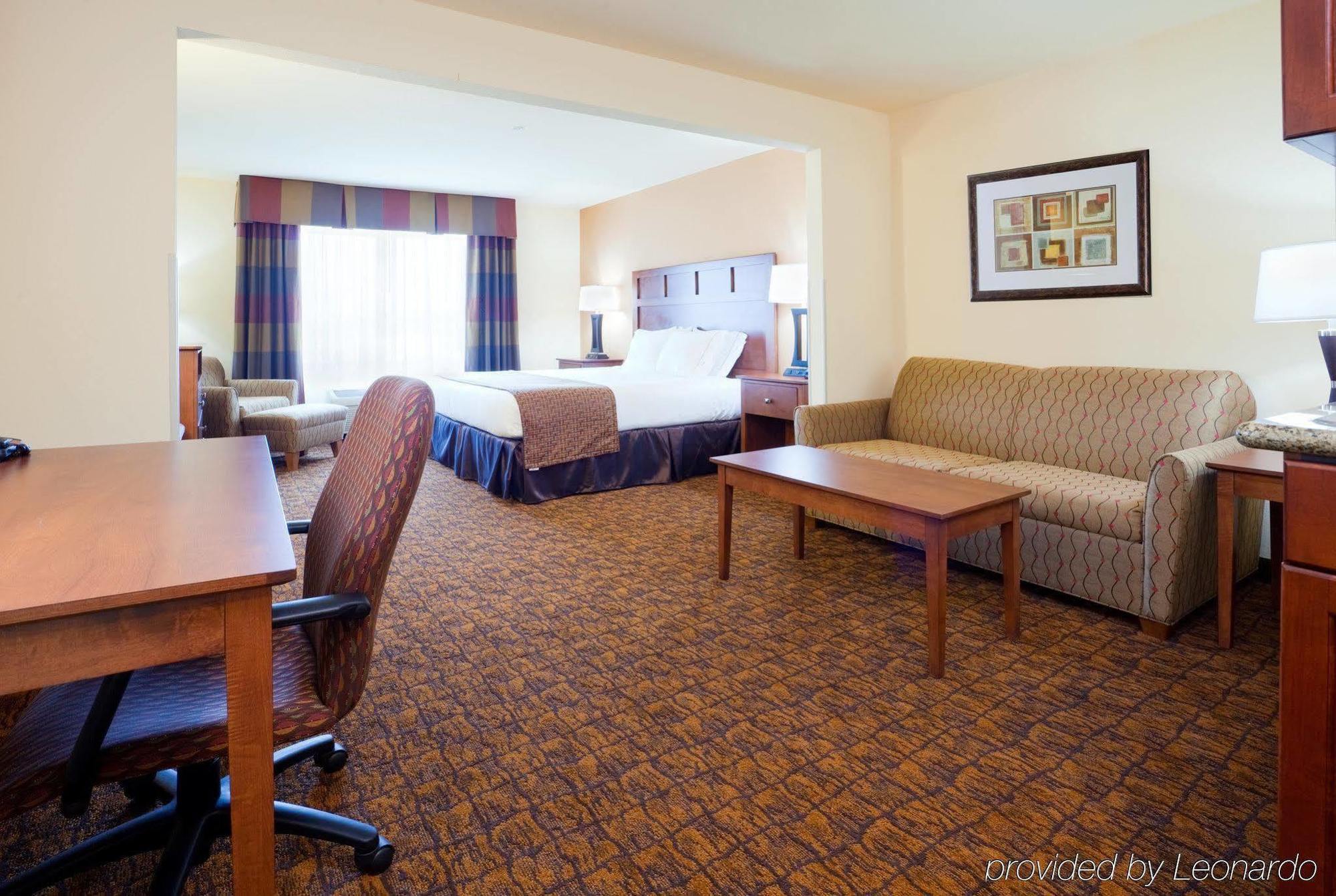 Holiday Inn Express Hotel & Suites Mount Airy By Ihg Номер фото